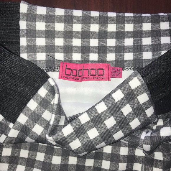 Checkered BooHoo Mini Skirt - Picture 6 of 6